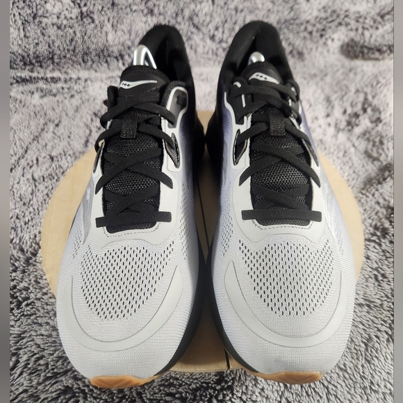 Saucony Tide 2 'Cloud Black' Running Shoes Men's Size 11 - Picture 3 of 9